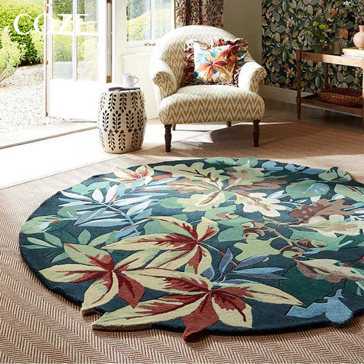 Classic round rug . سجادة مستديرة كلاسيكية