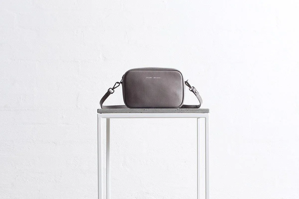 Plunder Crossbody Bag (Light Grey)